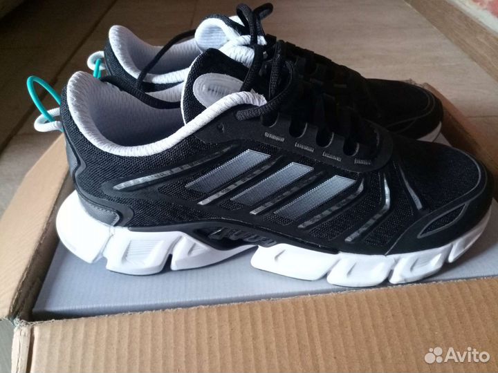 Adidas мужские кроссовки новые