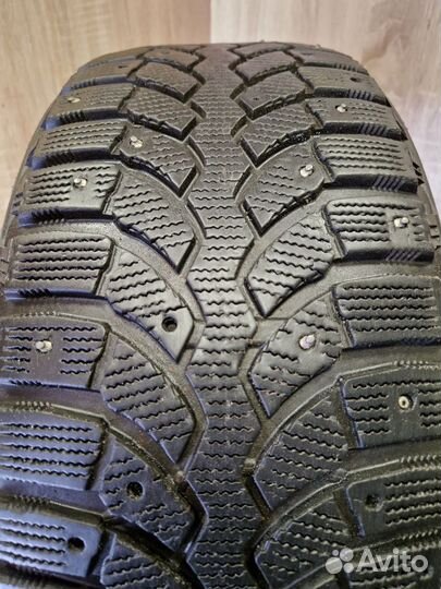 Bridgestone Blizzak Spike-01 215/50 R17 91T