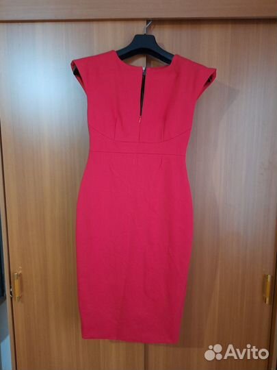 Красное платье