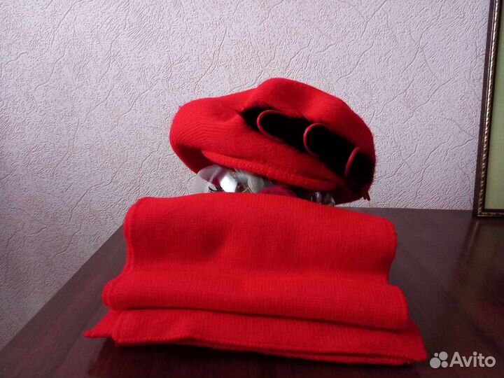 Берет с шарфом