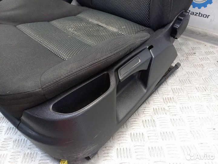 Сиденья к-кт Skoda Octavia A5 2.0 BKD 140 Л.С 2006