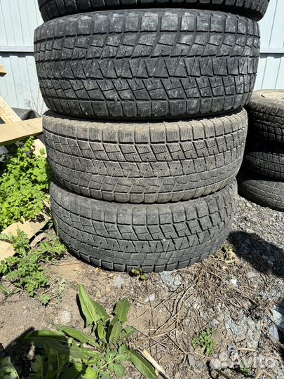 Bridgestone Blizzak DM-V1 275/65 R17