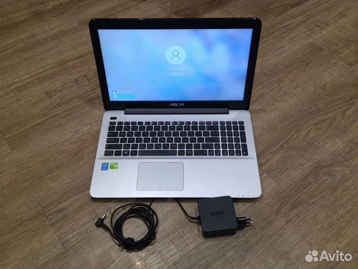 Ноутбук asus x555l i3-5510U Gefore 940m