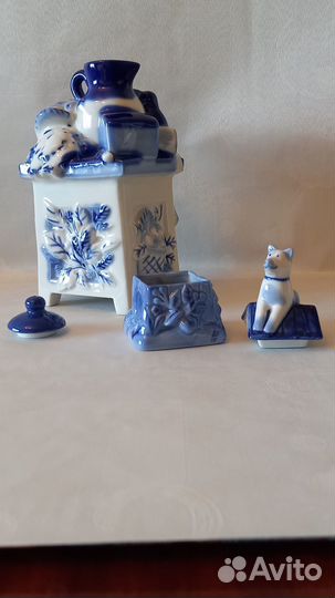 Кувшин - фигурка из фарфора