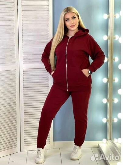 Спортивный костюм женский