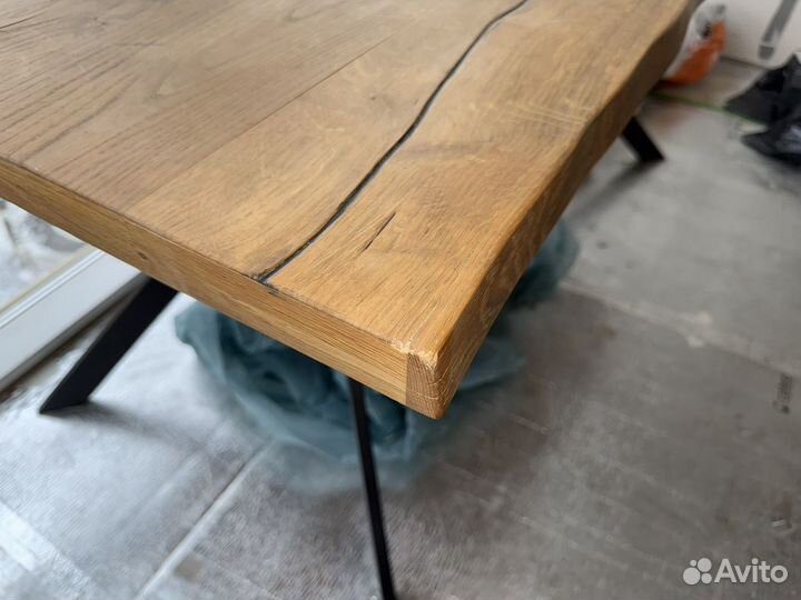 Стол из дерева