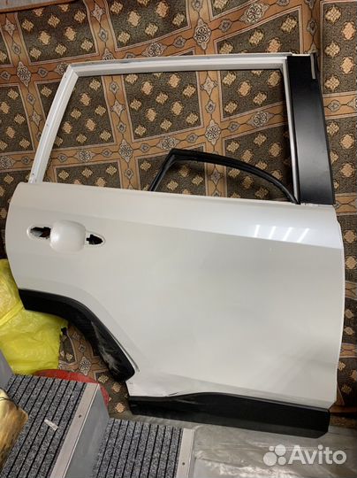 Дверь задняя правая Тойота RAV-4 2019
