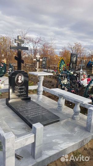 Памятники из мрамора и гранита