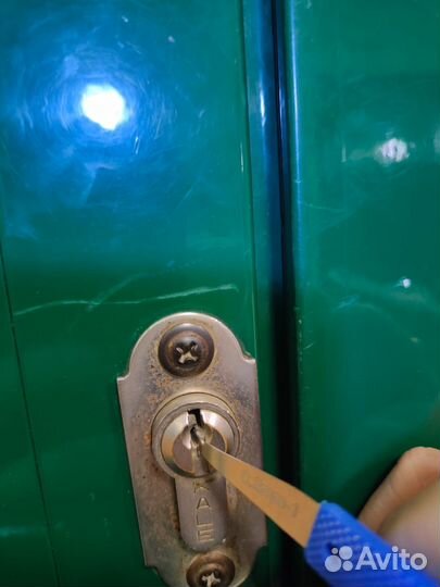 Вскрытие авто Вскрытие дверей