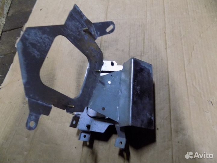 Кронштейн (сопут. товар) Allroad quattro 2000-2005