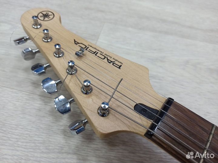 Электрогитара Yamaha