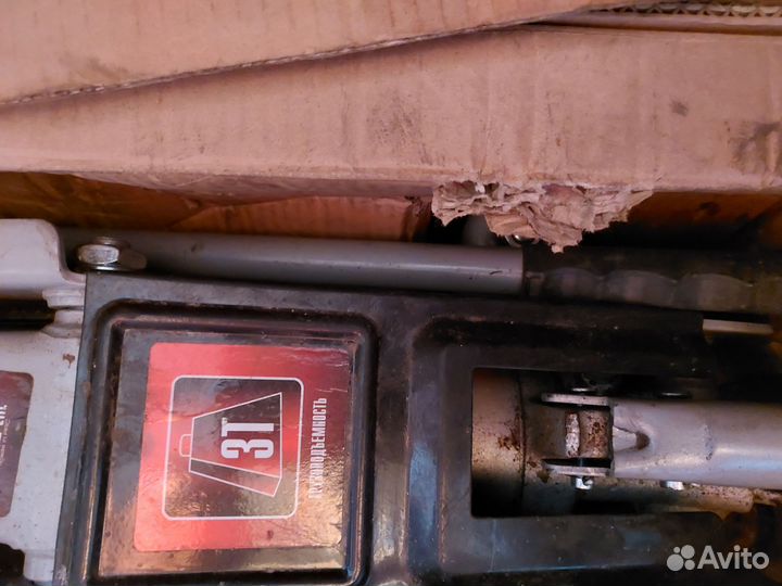 Домкрат подкатной 3 тонны