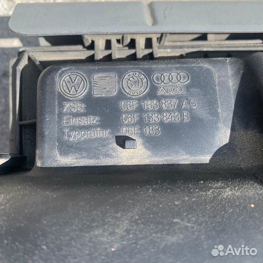 Крышка кожух двигателя Audi S3 8p golf r