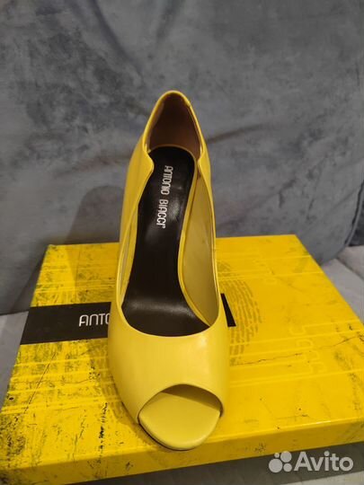 Туфли желтые кожаные 39 размер