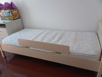 Защитный борт от падения на детскую кровать