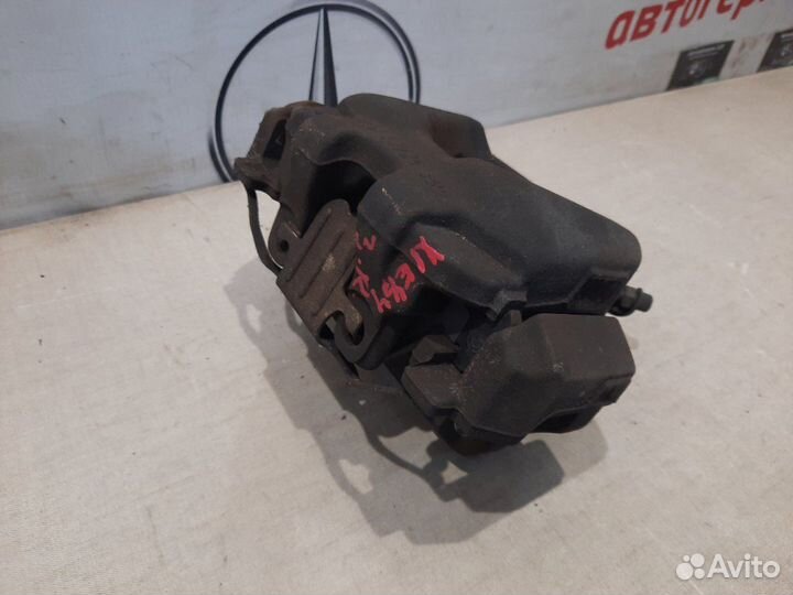 Суппорт передний правый Bmw X1 E84 N46B20BD 2012