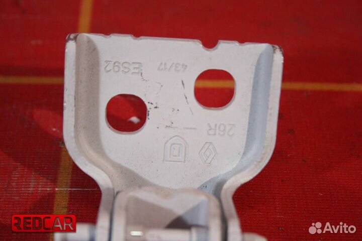 Петля двери передней лев верх Renault Duster (12-1