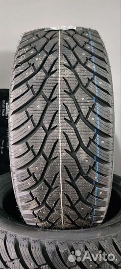 Royal Black Royal Stud 225/50 R17 98H