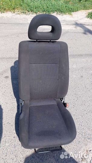 Передние сиденья mitsubishi lancer 9