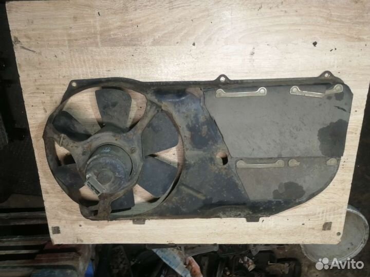 Вентилятор охлаждения и дифузор audi 80