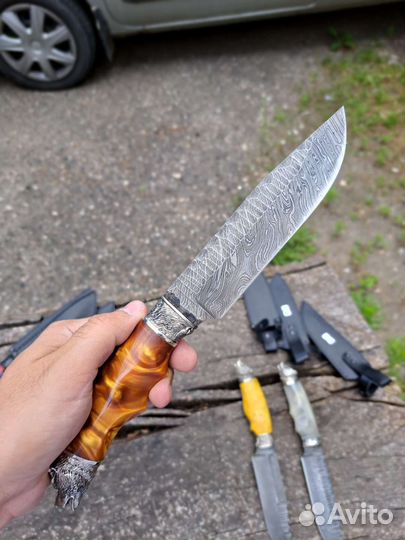 Нож из дамасской стали