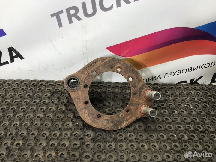 Щит опорный передний левый