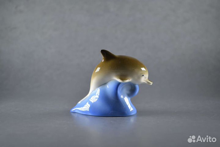 Дельфин-афалина фарфоровая статуэтка