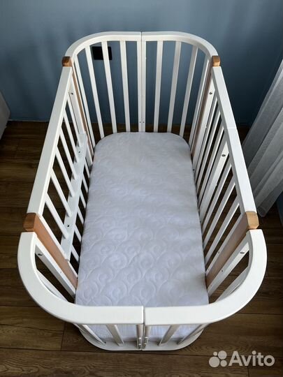 Детская кроватка с маятником трансформер
