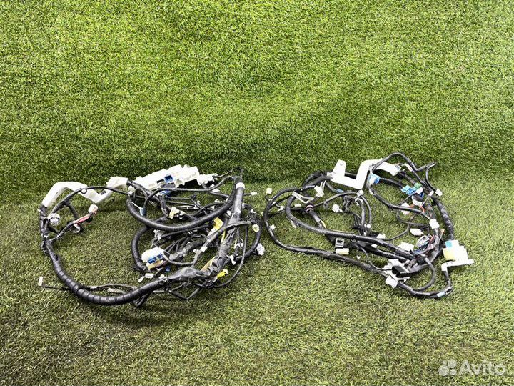 Проводка салона Toyota Voxy ZRR75 3zrfae 2009