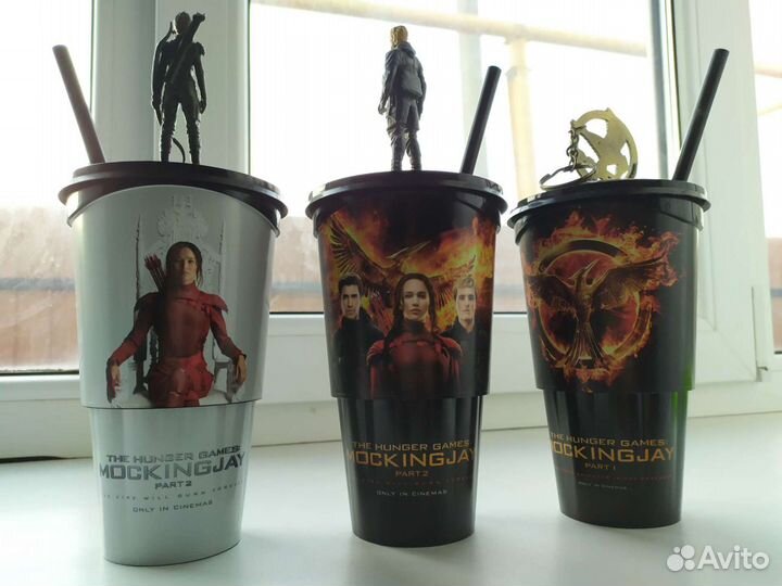 Голодные игры коллекционные стаканы, брелки, броши