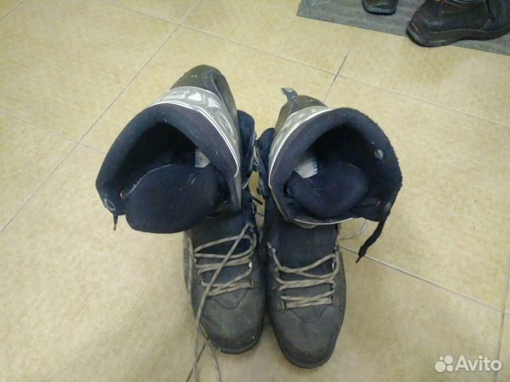 Горные пластиковые ботинки scarpa vega