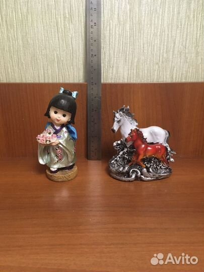 Статуэтка лебедь из мрамора, лошади, гейша