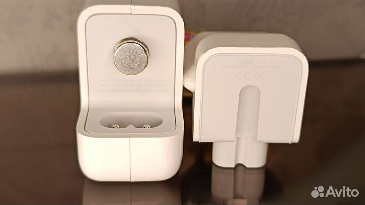 Зарядка на iPhone блок на 12 в