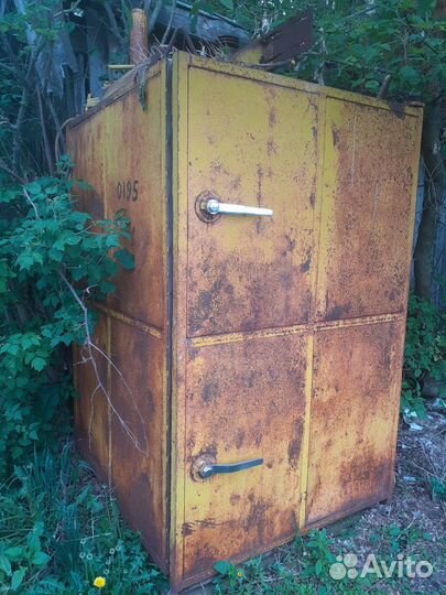 Коптильный шкаф