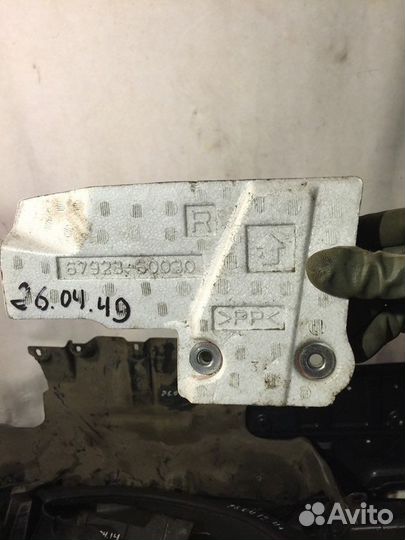 Lexus GX460 2009-2011 Кронштейн кузовной