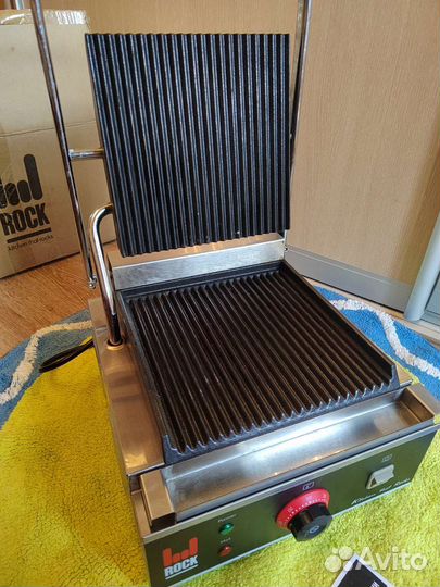 Гриль контактный прижимной с таймером