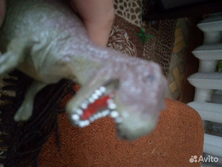 Игрушка тираннозавр