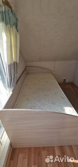 Кровать с матрасом