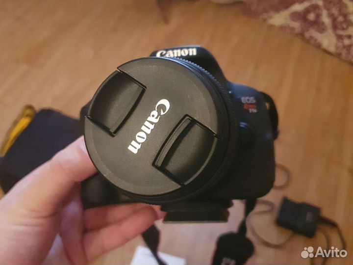 Зеркальный фотоаппарат canon EOS 700d