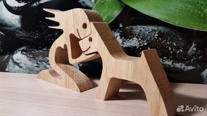 Фигурка из дерева 