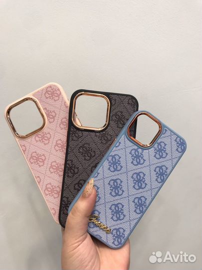 Чехол на iPhone 14 Guess