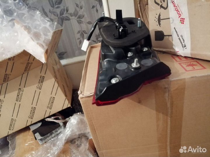 Фонарь правый внутренний Toyota Camry XV70 2018)