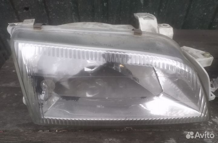 Фары Toyota caldina