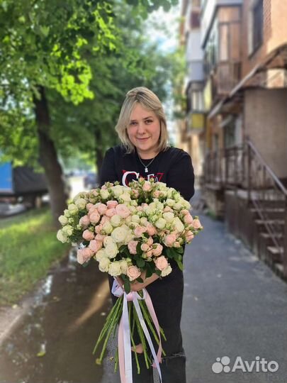 Кустовая Роза пионовидная роза букет роз