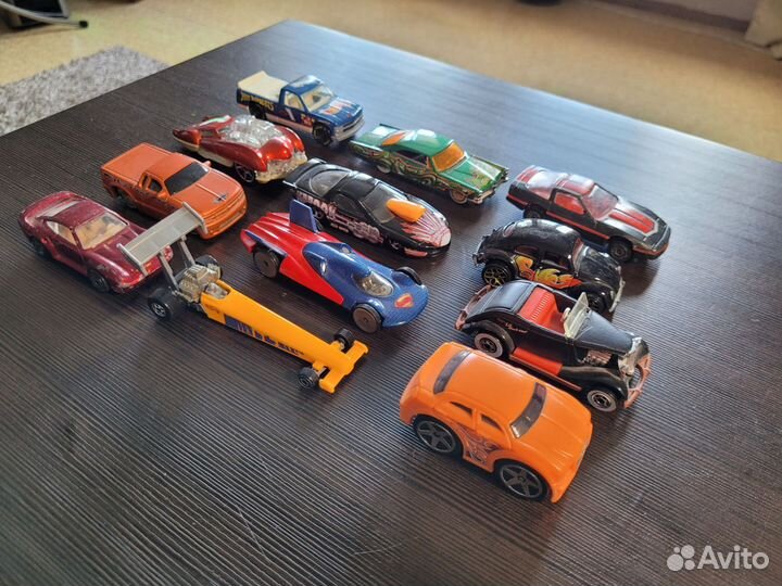 Hot wheels машинки