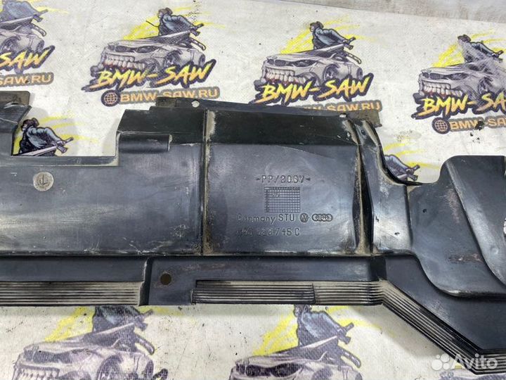 Уплотнитель капота Audi 80 B4 1994