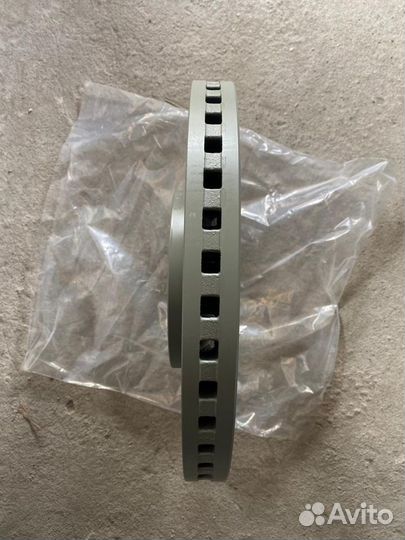 Тормозной диск передний на Mercedes benz W222