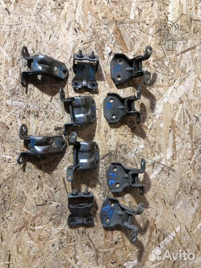 Петли двери Subaru Tribeca B9 3.0 2005