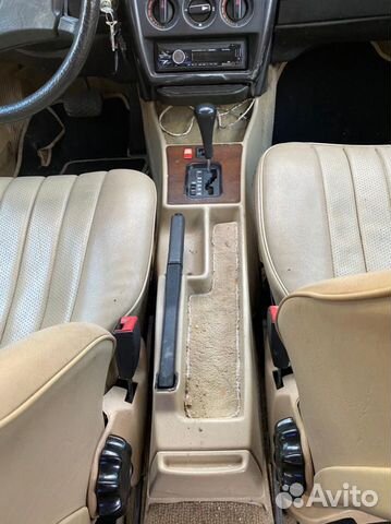 Центральная консоль Mercedes W201 (190)