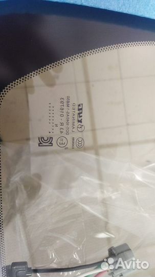 Стекло лобовое на LandCruiser200